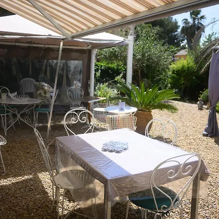 D'hotes Bed & Breakfast