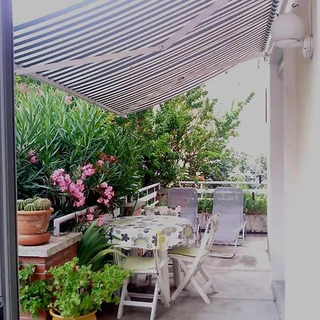 D'hotes Bed & Breakfast 2*