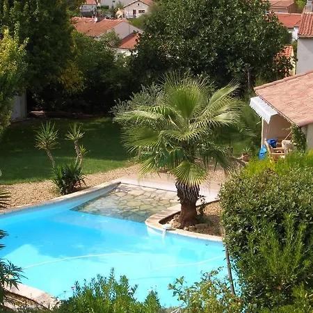 D'hotes Bed & Breakfast 2*